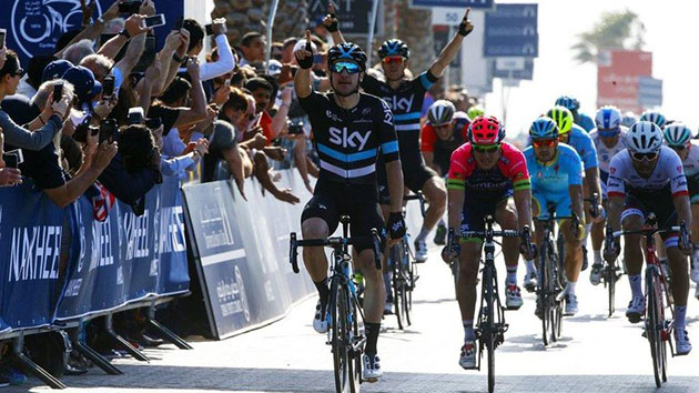 Elia Viviani wins stage 2